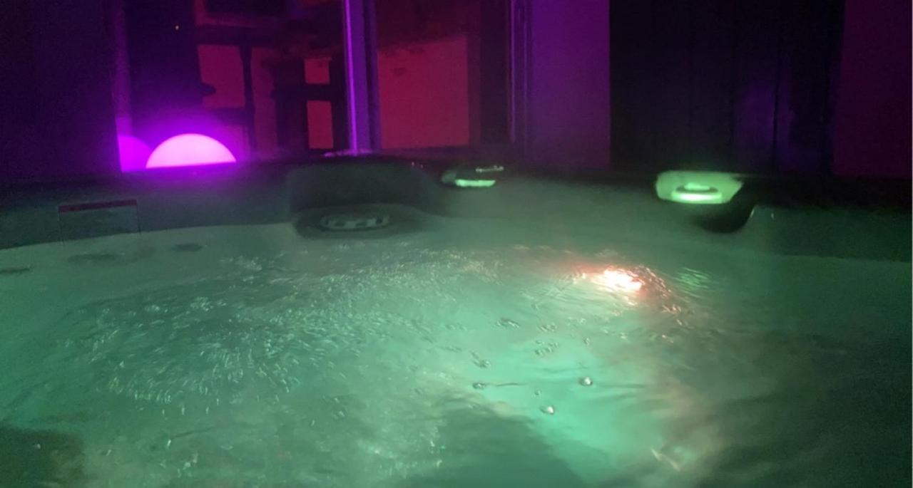 La Suite De Charme Du Mas De La Fontaine De Jonquier Avec Spa Privatif Séguret Екстериор снимка