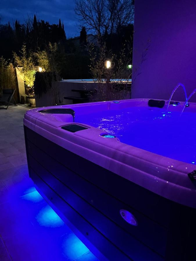 La Suite De Charme Du Mas De La Fontaine De Jonquier Avec Spa Privatif Séguret Екстериор снимка
