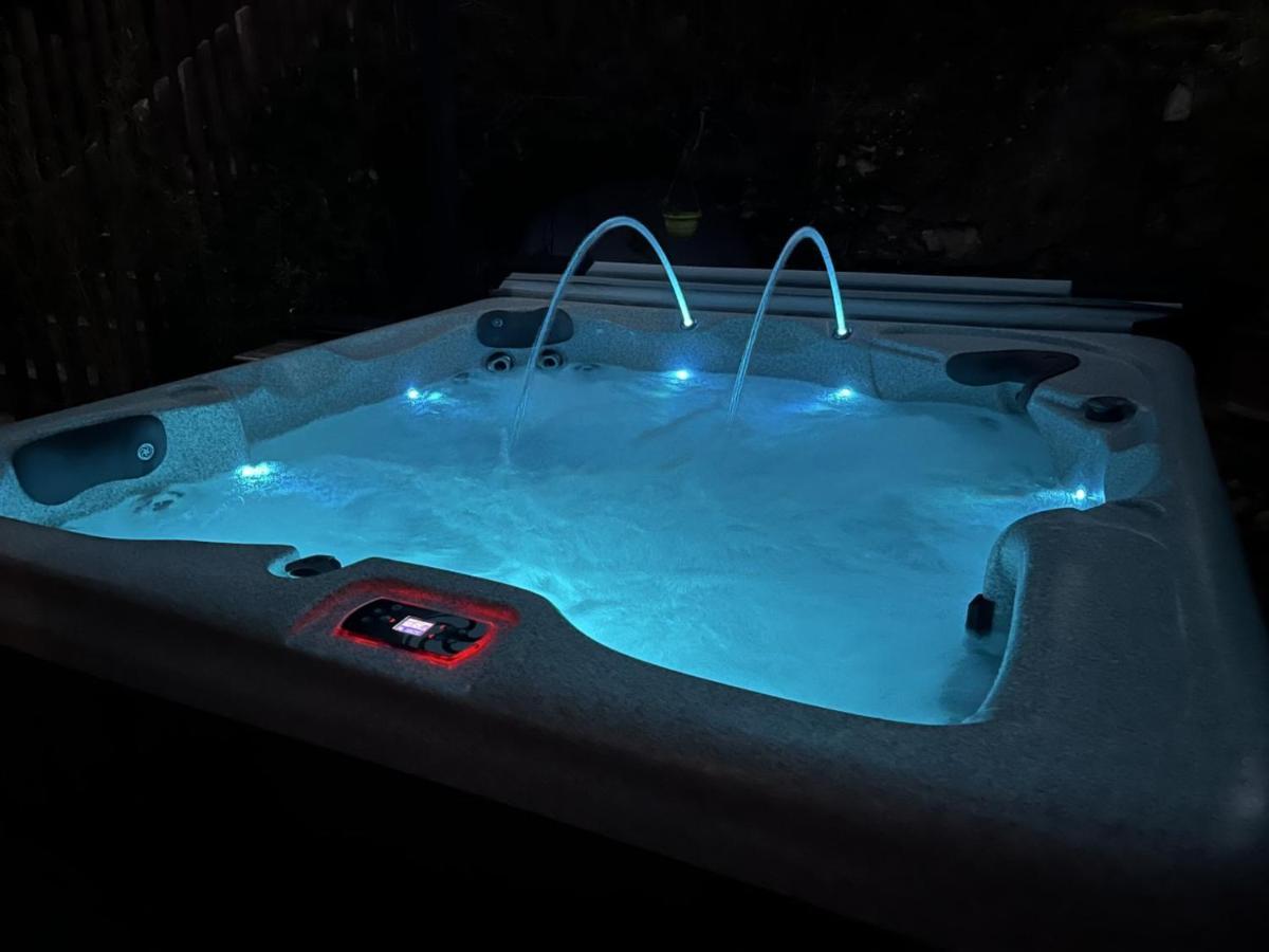 La Suite De Charme Du Mas De La Fontaine De Jonquier Avec Spa Privatif Séguret Екстериор снимка