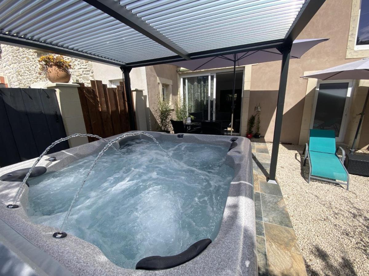 La Suite De Charme Du Mas De La Fontaine De Jonquier Avec Spa Privatif Séguret Екстериор снимка